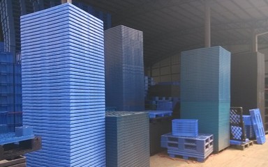 【深圳廠家促銷批發(fā)川字型塑料托盤 川字型卡板 墊倉(cāng)板 量大從優(yōu)】?jī)r(jià)格,廠家,圖片,塑膠托盤,深圳市宏銳達(dá)實(shí)業(yè)-